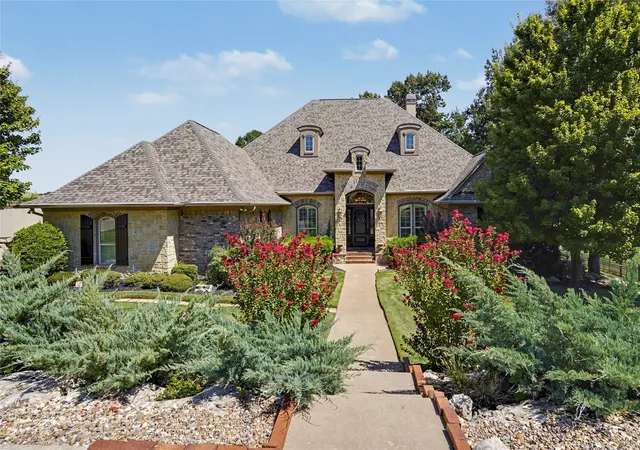 Photo 2 of Single family home for sale at 608 E Glendale St, Broken Arrow, OK 74011 | MLS# 2632160 | Listing updated on 2026-09-24