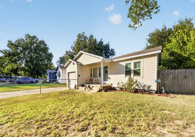 Photo 2 of Sale Pending at 9517 E Newton Pl, Tulsa, OK 74115 | MLS# 2632735 | Listing updated on 2026-09-04