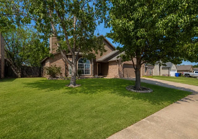 Photo 2 of Sale Pending at 3304 N 4th Street, Broken Arrow, OK 74012 | MLS# 2632691 | Listing updated on 2026-10-02