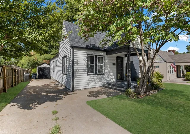 Photo 2 of Single family home for sale at 1320 S New Hvn Ave, Tulsa, OK 74112 | MLS# 2632284 | Listing updated on 2026-09-04