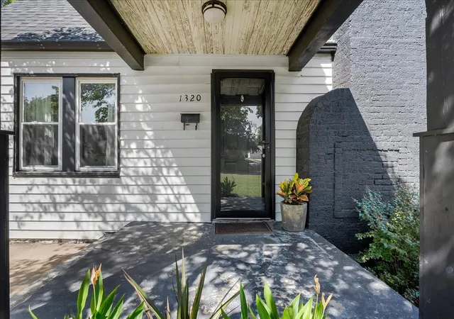 Photo 3 of Single family home for sale at 1320 S New Hvn Ave, Tulsa, OK 74112 | MLS# 2632284 | Listing updated on 2026-09-04