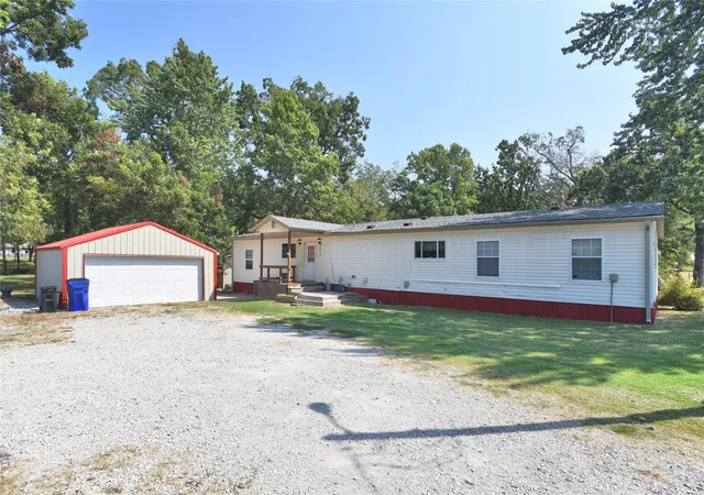 Photo 2 of Manufactured home for sale at 41343 State Hwy 51, Coweta, OK 74429 | MLS# 2632754 | Listing updated on 2026-09-04