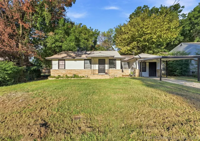 Photo 1 of Single family home for sale at 426 S Fairland Ave, Coweta, OK 74429 | MLS# 2632759 | Listing updated on 2026-09-06