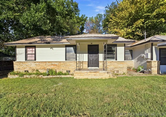 Photo 2 of Single family home for sale at 426 S Fairland Ave, Coweta, OK 74429 | MLS# 2632759 | Listing updated on 2026-09-06