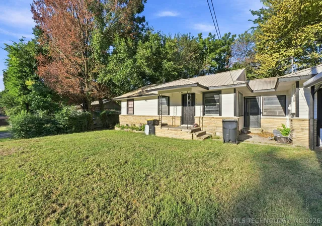 Photo 3 of Single family home for sale at 426 S Fairland Ave, Coweta, OK 74429 | MLS# 2632759 | Listing updated on 2026-09-06