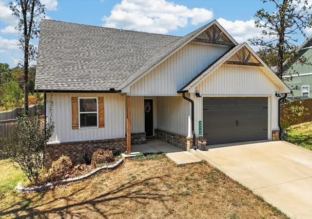 Photo 3 of Sale Pending at 32795 Webb Ln, Poteau, OK 74953 | MLS# 2632771 | Listing updated on 2026-09-16