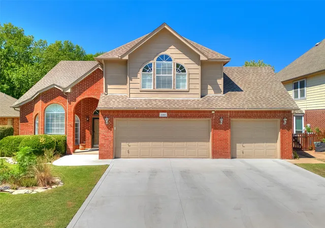 Photo 1 of Single family home for sale at 3304 W Elgin St, Broken Arrow, OK 74012 | MLS# 2632766 | Listing updated on 2026-10-04