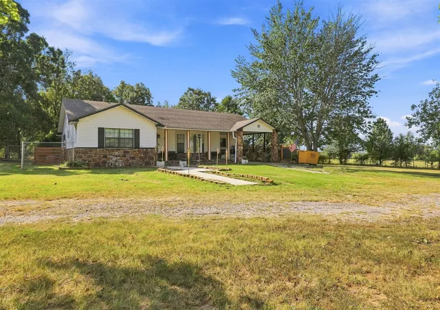 Photo 2 of Single family home for sale at 21331 W Cookson Bnd, Cookson, OK 74427 | MLS# 2632778 | Listing updated on 2026-09-29