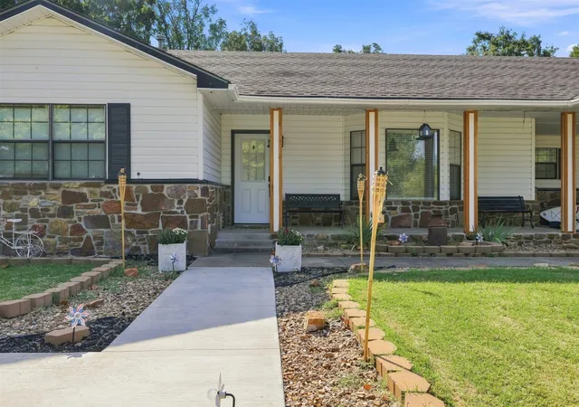 Photo 3 of Single family home for sale at 21331 W Cookson Bnd, Cookson, OK 74427 | MLS# 2632778 | Listing updated on 2026-09-29