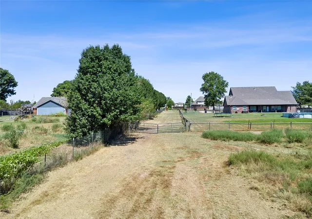 Photo 4 of Sale Pending at S 285th Eastavenue, Broken Arrow, OK 74014 | MLS# 2632557 | Listing updated on 2026-09-08