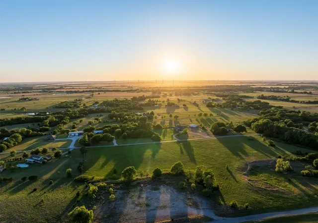 Photo 3 of Sale Pending at 5 W County Rd, Tuttle, OK 73089 | MLS# 2632781 | Listing updated on 2026-09-04