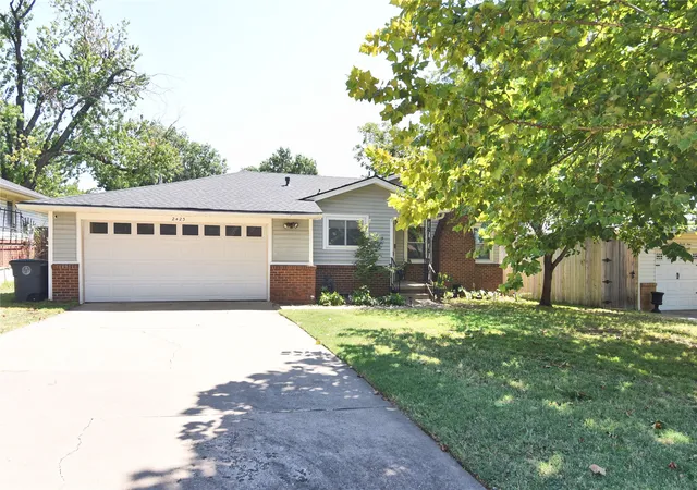 Photo 2 of Single family home for sale at 2423 S Knoxville Ave, Tulsa, OK 74114 | MLS# 2632793 | Listing updated on 2026-09-21