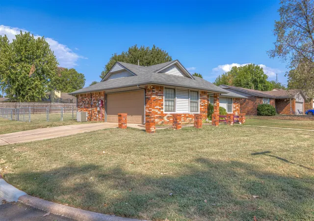 Photo 3 of Sale Pending at 4020 S Birch Pl, Broken Arrow, OK 74011 | MLS# 2632653 | Listing updated on 2026-09-08