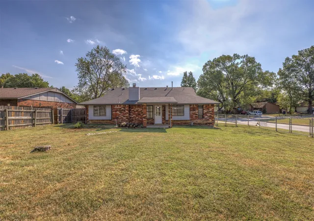 Photo 4 of Sale Pending at 4020 S Birch Pl, Broken Arrow, OK 74011 | MLS# 2632653 | Listing updated on 2026-09-08