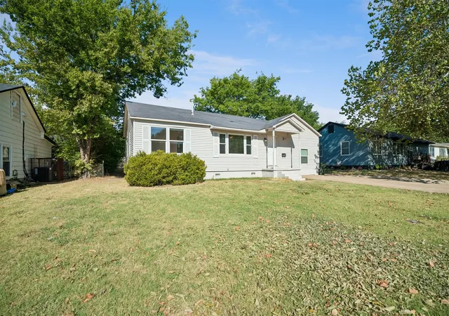 Photo 2 of Single family home for sale at 408 N Cedar St, Owasso, OK 74055 | MLS# 2632823 | Listing updated on 2026-09-20