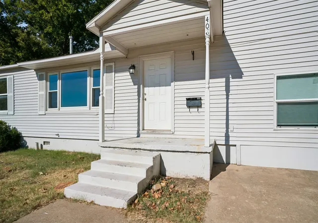 Photo 3 of Single family home for sale at 408 N Cedar St, Owasso, OK 74055 | MLS# 2632823 | Listing updated on 2026-09-20