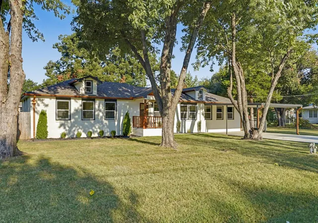 Photo 2 of Single family home for sale at 748 S 87th Eastavenue, Tulsa, OK 74112 | MLS# 2632824 | Listing updated on 2026-09-04