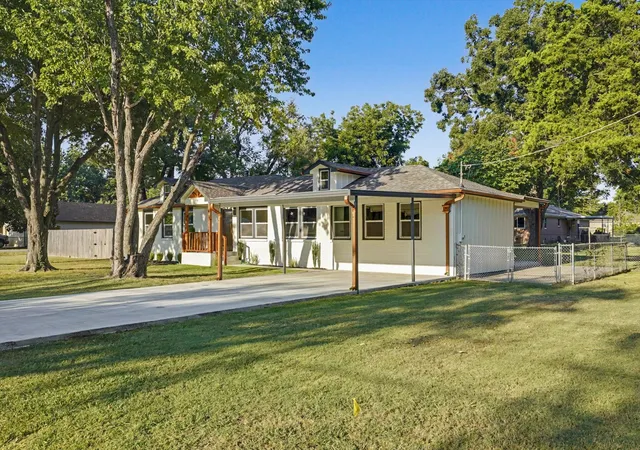 Photo 3 of Single family home for sale at 748 S 87th Eastavenue, Tulsa, OK 74112 | MLS# 2632824 | Listing updated on 2026-09-04