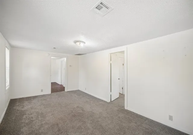 Photo 3 of Single family home for sale at 605 N 10th Street, Collinsville, OK 74021 | MLS# 2632830 | Listing updated on 2026-09-11