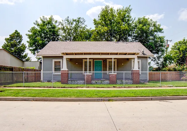 Photo 1 of Single family home for sale at 616 S Atlanta Ave, Tulsa, OK 74104 | MLS# 2632336 | Listing updated on 2026-09-04