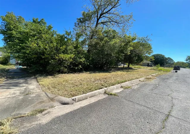 Photo 2 of Land for sale at 116 Geneva, Muskogee, OK 74403 | MLS# 2632803 | Listing updated on 2026-09-03