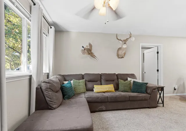 Photo 3 of Single family home for sale at 1976 Buckskin Rd, Ardmore, OK 73401 | MLS# 2632762 | Listing updated on 2026-09-04