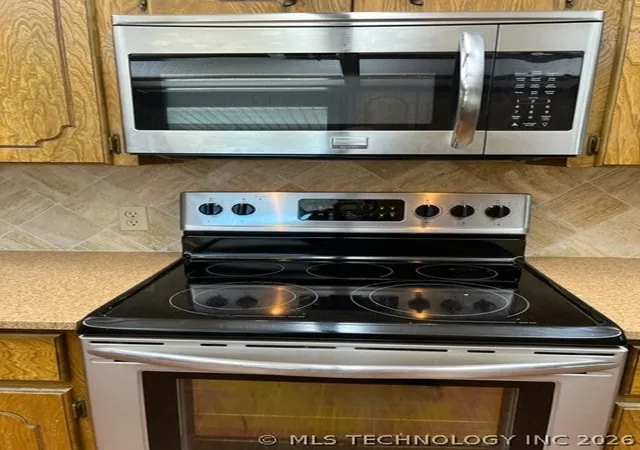 Photo 2 of Sale Pending at 2731 N 17th West, Muskogee, OK 74401 | MLS# 2632840 | Listing updated on 2026-09-08