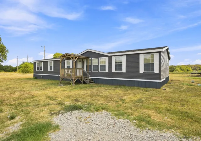 Photo 2 of Manufactured home for sale at 27350 S 170 Road, Henryetta, OK 74437 | MLS# 2632767 | Listing updated on 2026-09-05