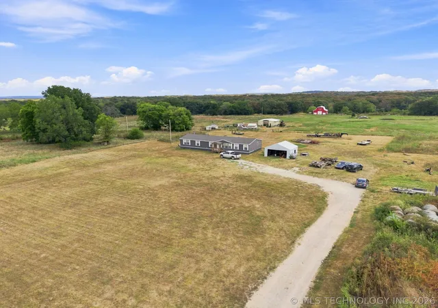 Photo 3 of Manufactured home for sale at 27350 S 170 Road, Henryetta, OK 74437 | MLS# 2632767 | Listing updated on 2026-09-05
