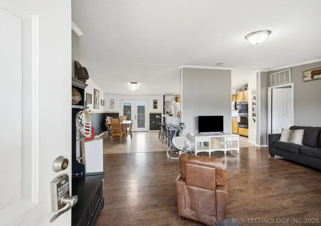 Photo 3 of Manufactured home for sale at 27350 S 170 Road, Henryetta, OK 74437 | MLS# 2632767 | Listing updated on 2026-09-05