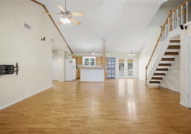 Photo 3 of Single family home for sale at 800 Linn, Hartshorne, OK 74547 | MLS# 2632843 | Listing updated on 2026-09-08