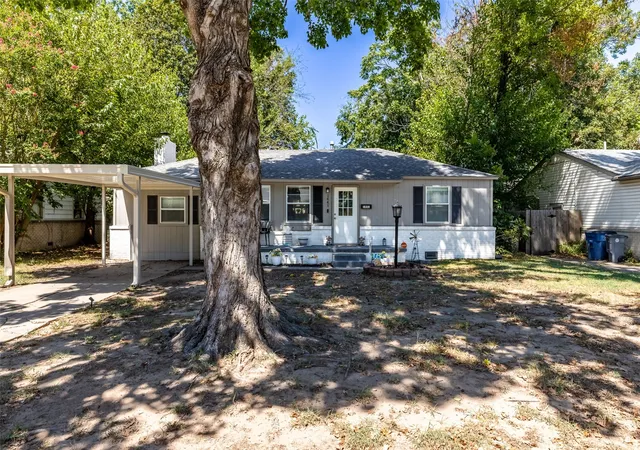 Photo 4 of Single family home for sale at 1441 E 52nd Street, Tulsa, OK 74105 | MLS# 2632710 | Listing updated on 2026-09-14
