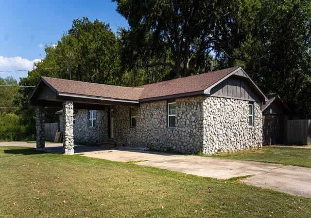 Photo 1 of Single family home for sale at 415 Martin St N, Muskogee, OK 74401 | MLS# 2632416 | Listing updated on 2026-09-05