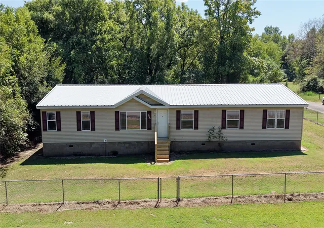 Photo 2 of Manufactured home for sale at 2131 Maryland Ave, Muskogee, OK 74401 | MLS# 2632835 | Listing updated on 2026-09-04