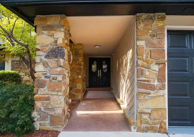 Photo 2 of Single family home for sale at 2532 W Broadway St, Broken Arrow, OK 74012 | MLS# 2632862 | Listing updated on 2026-09-04