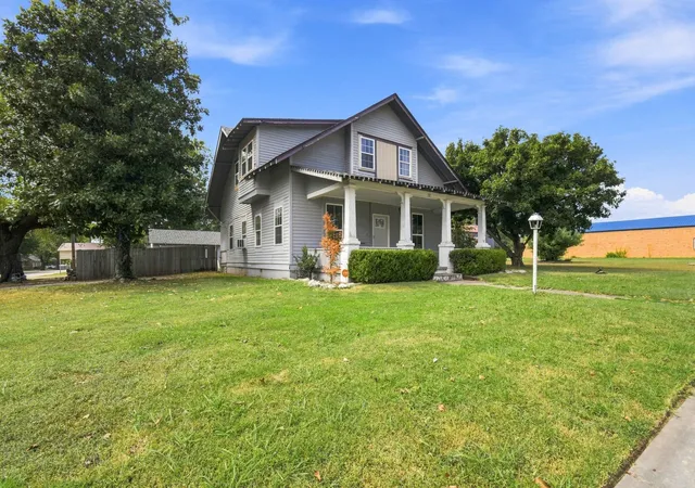 Photo 2 of Single family home for sale at 321 S Broadway St, Haskell, OK 74436 | MLS# 2631643 | Listing updated on 2026-09-08