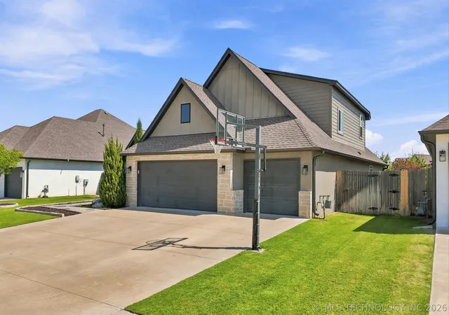 Photo 2 of Single family home for sale at 12647 S 73rd Place E, Bixby, OK 74008 | MLS# 2632879 | Listing updated on 2026-10-05