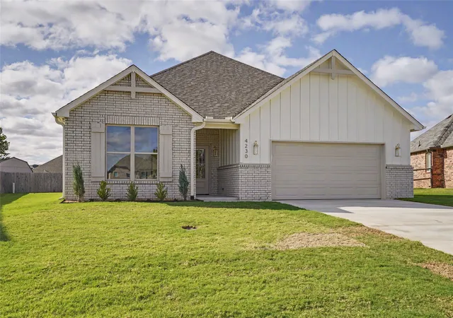 Photo 2 of Single family home for sale at 4230 Village Park Dr, Skiatook, OK 74070 | MLS# 2632878 | Listing updated on 2026-10-27