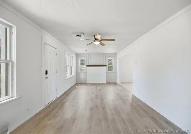 Photo 3 of Single family home for sale at 329 W Oak St, Coweta, OK 74429 | MLS# 2632387 | Listing updated on 2026-09-05
