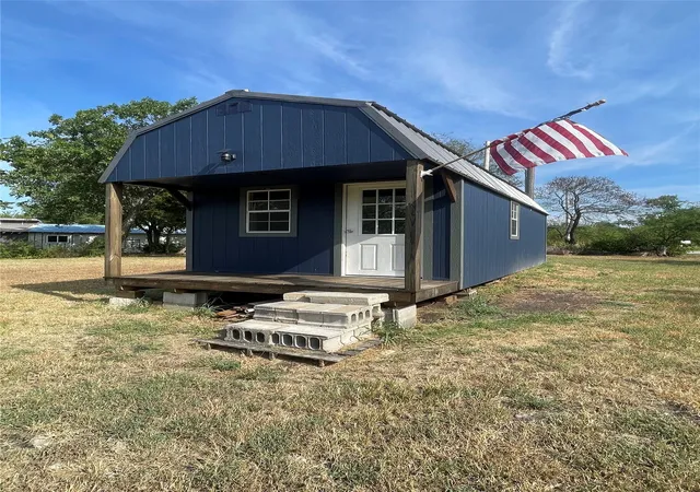 Photo 3 of Single family home for sale at 199 Delaware Ave, Ramona, OK 74061 | MLS# 2631681 | Listing updated on 2026-09-12