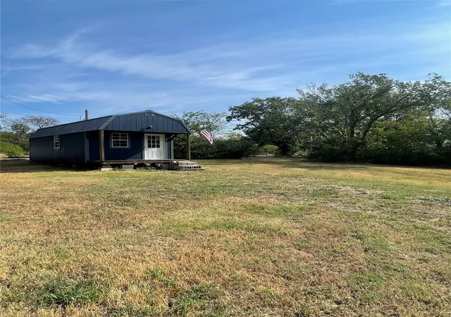 Photo 4 of Single family home for sale at 199 Delaware Ave, Ramona, OK 74061 | MLS# 2631681 | Listing updated on 2026-09-12