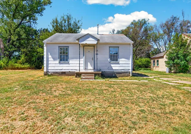 Photo 1 of Single family home for sale at 1615 S Maple, Bartlesville, OK 74003 | MLS# 2632908 | Listing updated on 2026-09-05