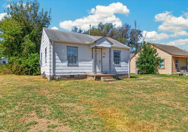Photo 2 of Single family home for sale at 1615 S Maple, Bartlesville, OK 74003 | MLS# 2632908 | Listing updated on 2026-09-05