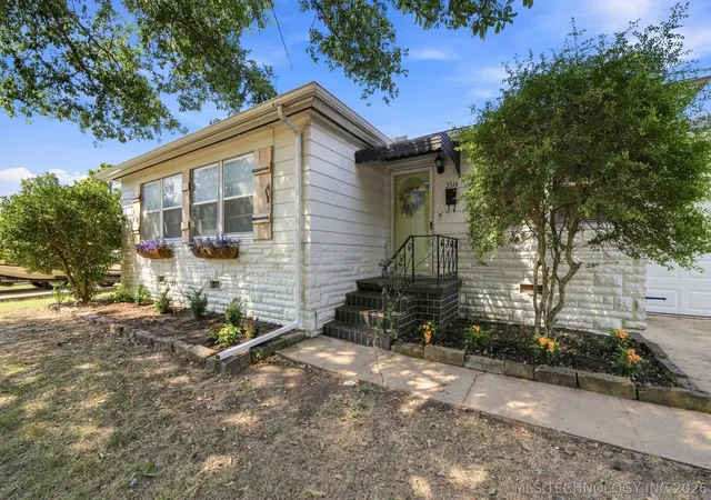 Photo 3 of Single family home for sale at 3514 S Knoxville Ave, Tulsa, OK 74135 | MLS# 2632913 | Listing updated on 2026-09-14