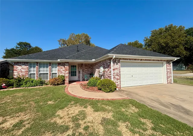 Photo 2 of Single family home for sale at 114516 Portside Dr, Eufaula, OK 74432 | MLS# 2632598 | Listing updated on 2026-09-09