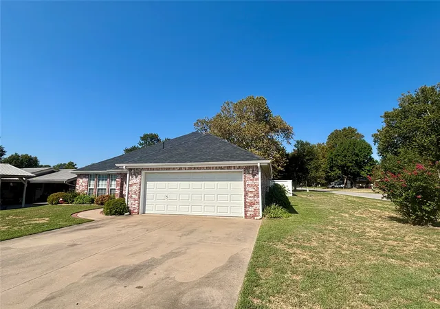 Photo 3 of Single family home for sale at 114516 Portside Dr, Eufaula, OK 74432 | MLS# 2632598 | Listing updated on 2026-09-09