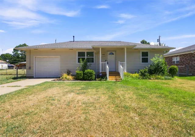 Photo 1 of Single family home for sale at 909 S Liberty Ave, Okmulgee, OK 74447 | MLS# 2632921 | Listing updated on 2026-09-15