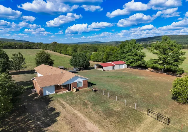 Photo 2 of Single family home for sale at 81232 South 4775, Stilwell, OK 74960 | MLS# 2632918 | Listing updated on 2026-09-14