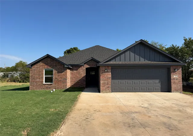 Photo 1 of Single family home for sale at 701 E Molly Ln S, Calera, OK 74730 | MLS# 2632926 | Listing updated on 2026-09-17