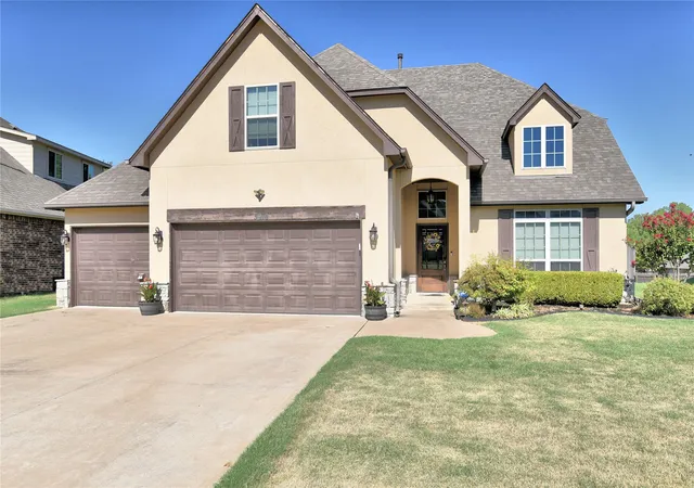 Photo 1 of Single family home for sale at 5916 S 13th Street, Broken Arrow, OK 74011 | MLS# 2632895 | Listing updated on 2026-09-12